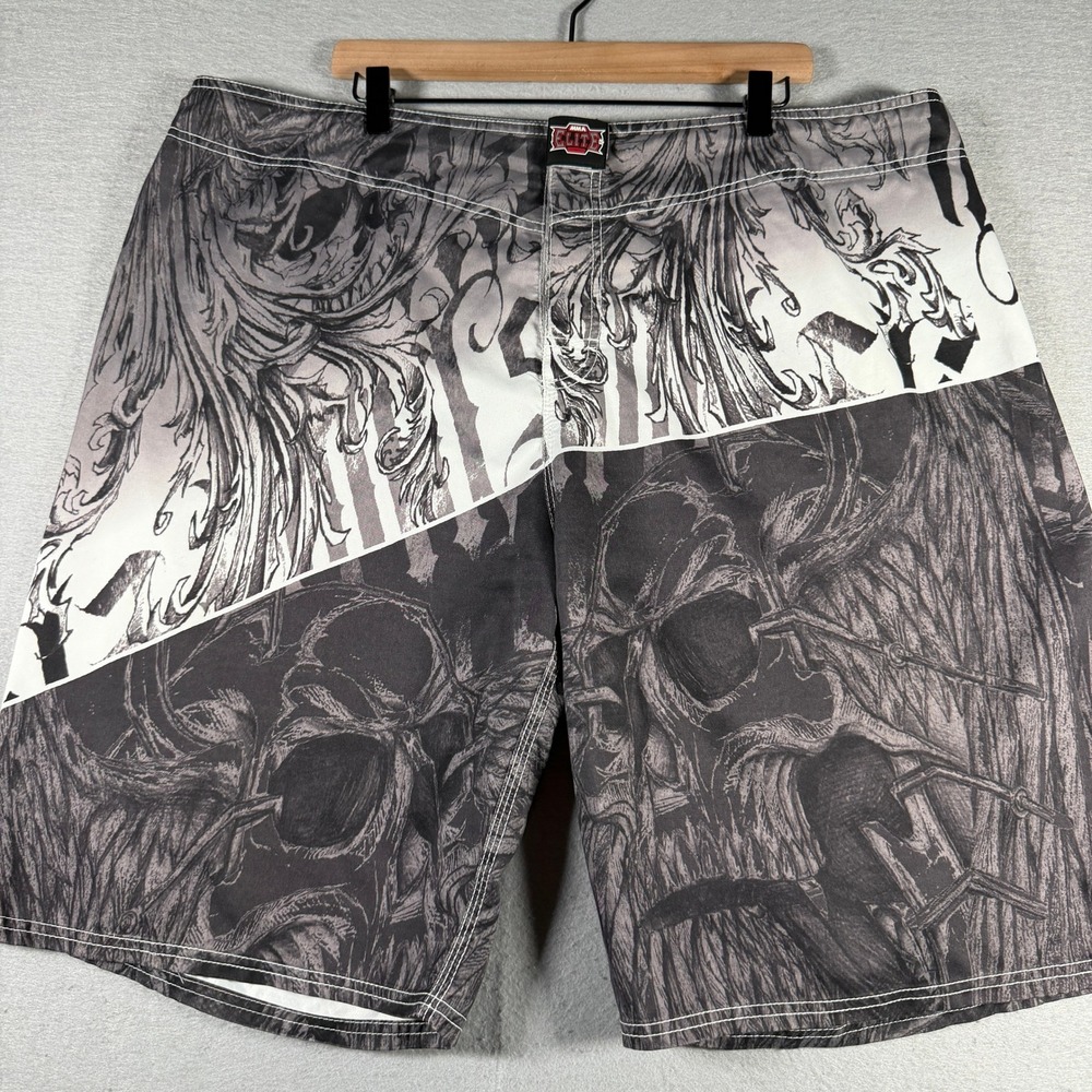 MMA Elite Mens 2XL Graphic Skull Wing Board Shorts Black White 24ELX0039